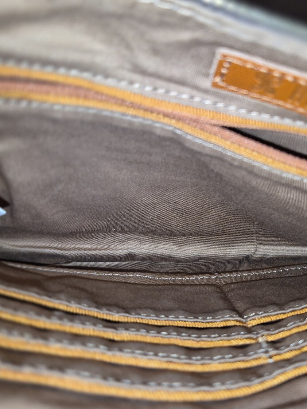 Hobo The Original Sable leather wristlet featuring a patchwork design in brown - Picture 4 of 12